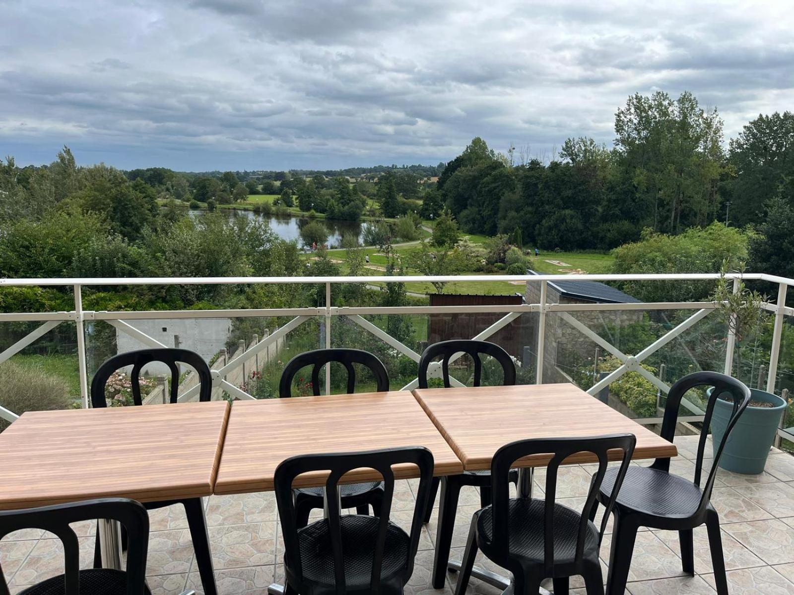 La Maison Du Lac Saint-Hilaire-du-Harcouët Kültér fotó