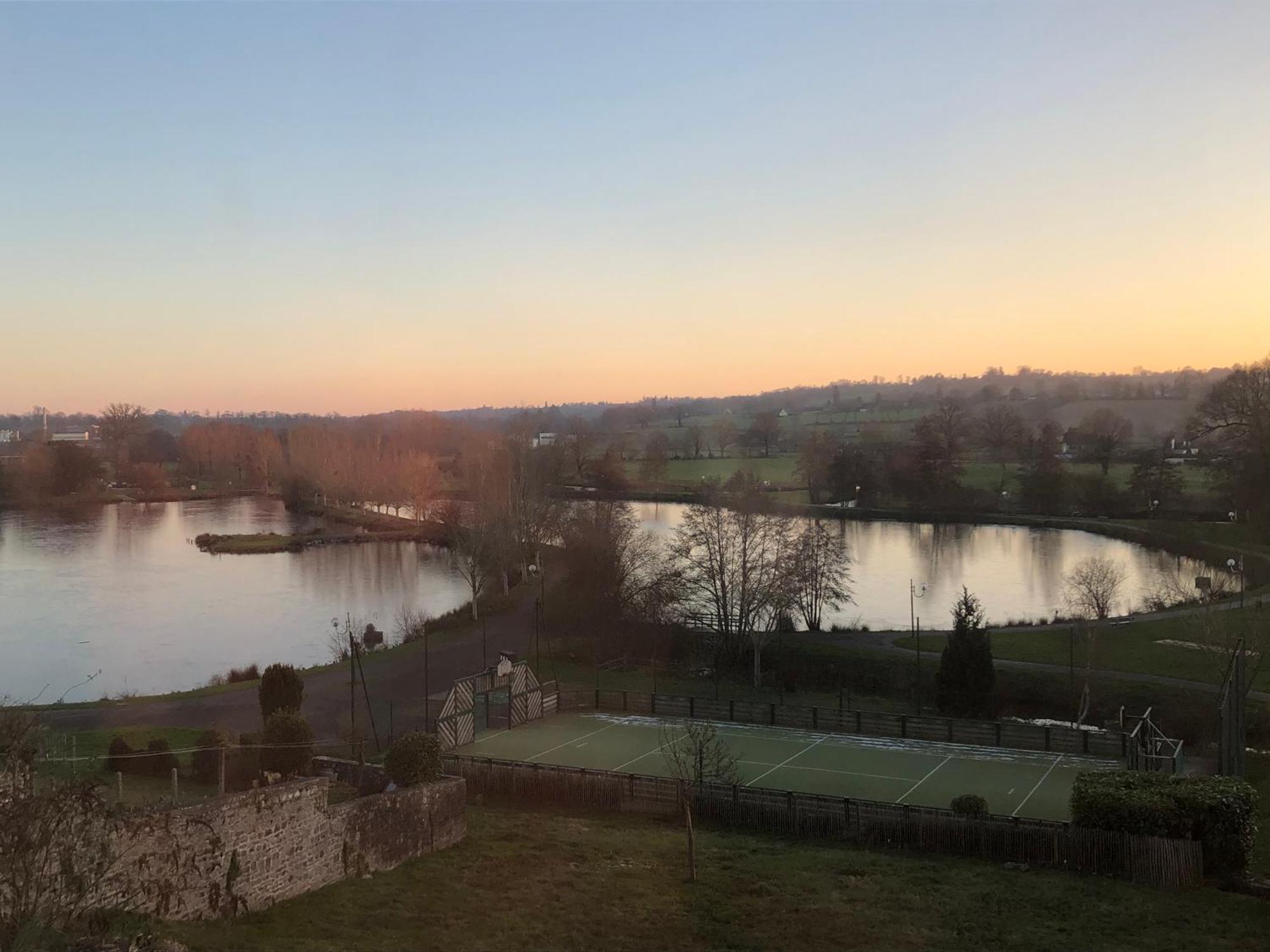 La Maison Du Lac Saint-Hilaire-du-Harcouët Kültér fotó